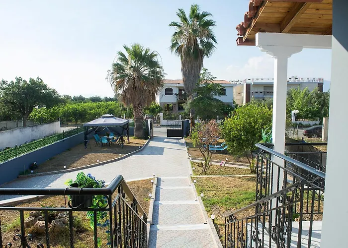 Summer Dreams Digeliotika Villa *